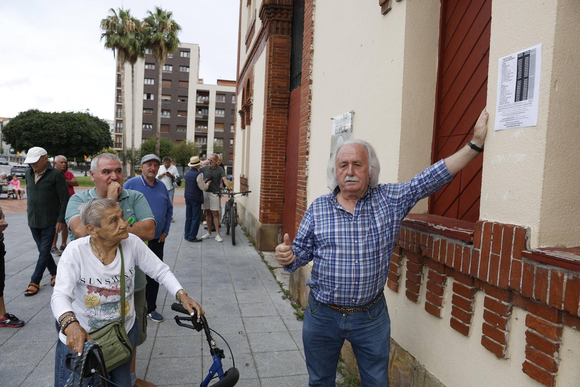 El inicio de la renovación de abonos de la feria taurina de Gijón, en imágenes