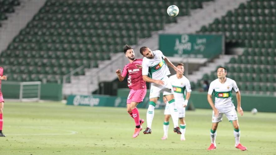 El Elche vence al Albacete y da un paso de gigante