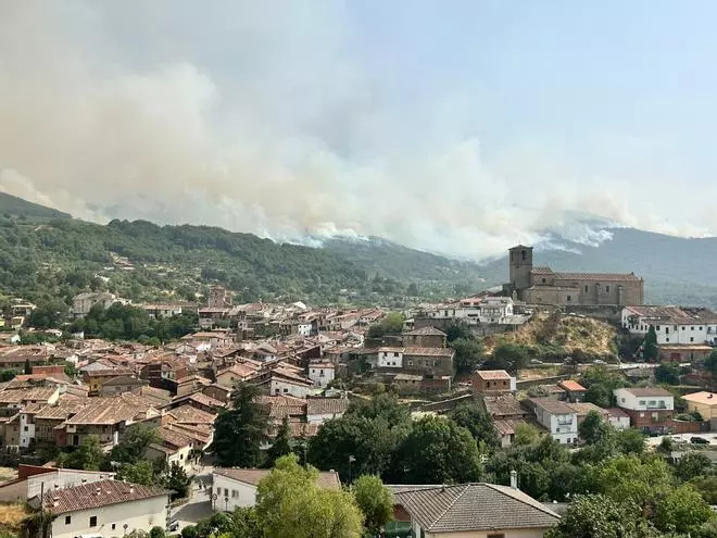 Así avanza el incendio a Hervás: la vista desde el pueblo