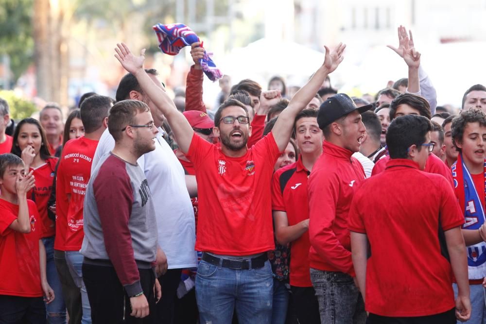 El Atlético Saguntino celebra el título de campeón por todo lo alto