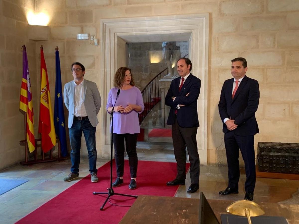 (De Izquierda A Derecha) El Conseller De Modelo Económico, Turismo Y Trabajo, Iago Negueruela; La Presidenta Del Govern, Francina Armengol; El Presidente De Iberia, Javier Sánchez: Y El Presidente De Iberia Express, Carlos Gómez