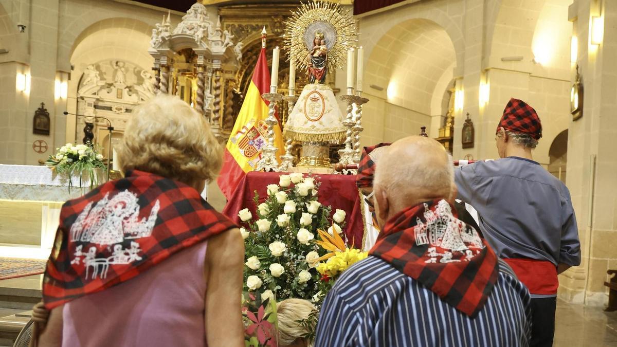 Una jota por la Virgen del Pilar del Centro Aragonés de Alicante -  Información
