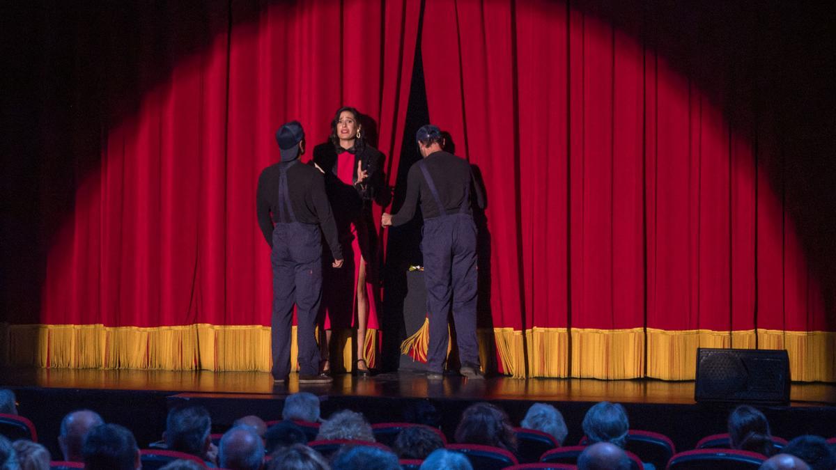 Acto de inicio de la temporada 24-25 'Les arts escèniques valencianes... comencem!', impulsado per Avetid.