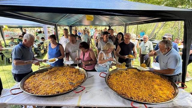 Trabazos de Aliste durante la apertura de  su verano cultural 2026 con la comida de hermandad y convivencia de la asociación «La Peñoña» | CH. S.