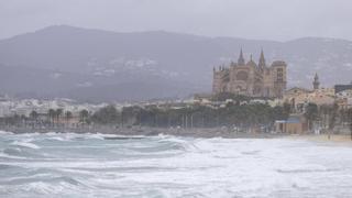 Sturm wütet auf Mallorca: Es schüttet und weht wie wild auf der Insel