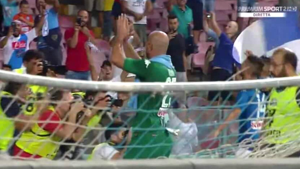 Pepe Reina se despidió de San Paolo tras ganar al Atalanta