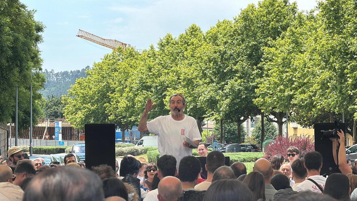 Luis Zahera y Festicultores cierran por todo lo alto las fiestas de Fontiñas