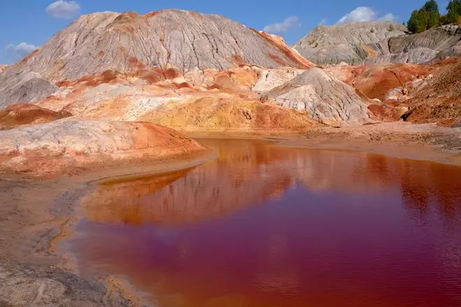 Blood River, el misterioso (y preocupante) río rojo de Rusia