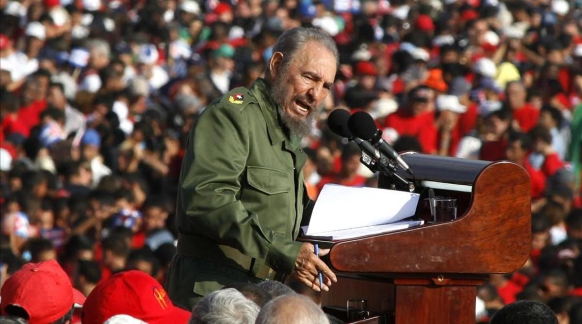 lainz36419392 file   in this  may 1  2006 file photo  cuba s leader fidel 161126080646