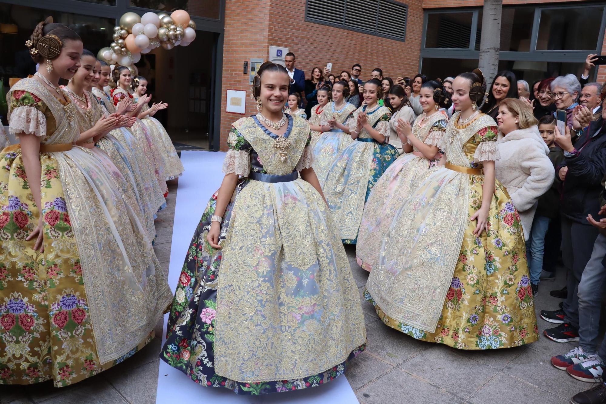 Así es el espolín Gris Imperial de la fallera mayor infantil de València