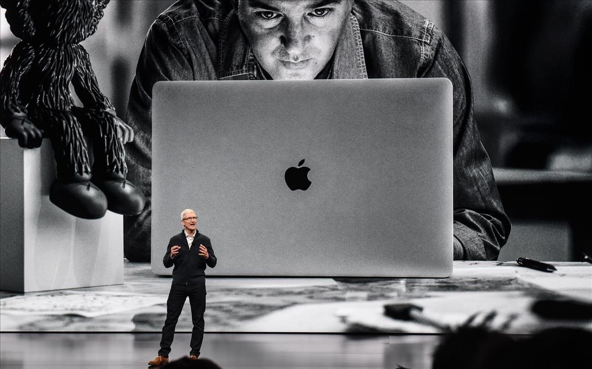 Tim Cook presenta el nuevo MacBook Air de Apple en Nueva York.