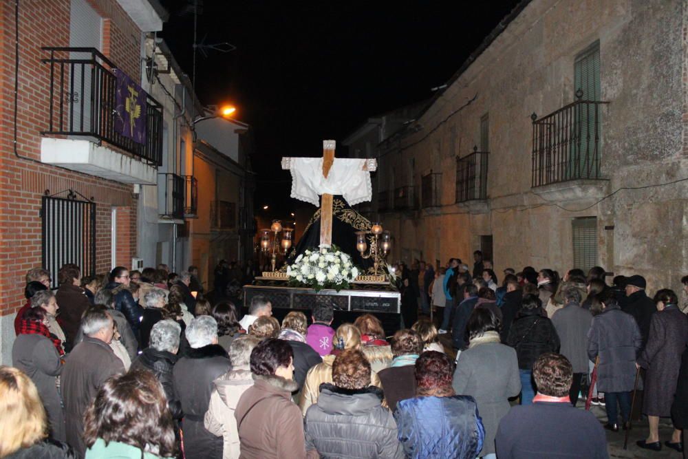 Fuentesaúco acompaña a la Virgen de los Dolores