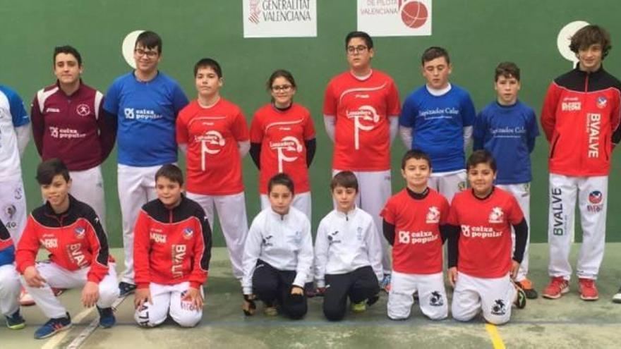 Los jugadores del Puig que estarán en las finales provinciales de frontón.