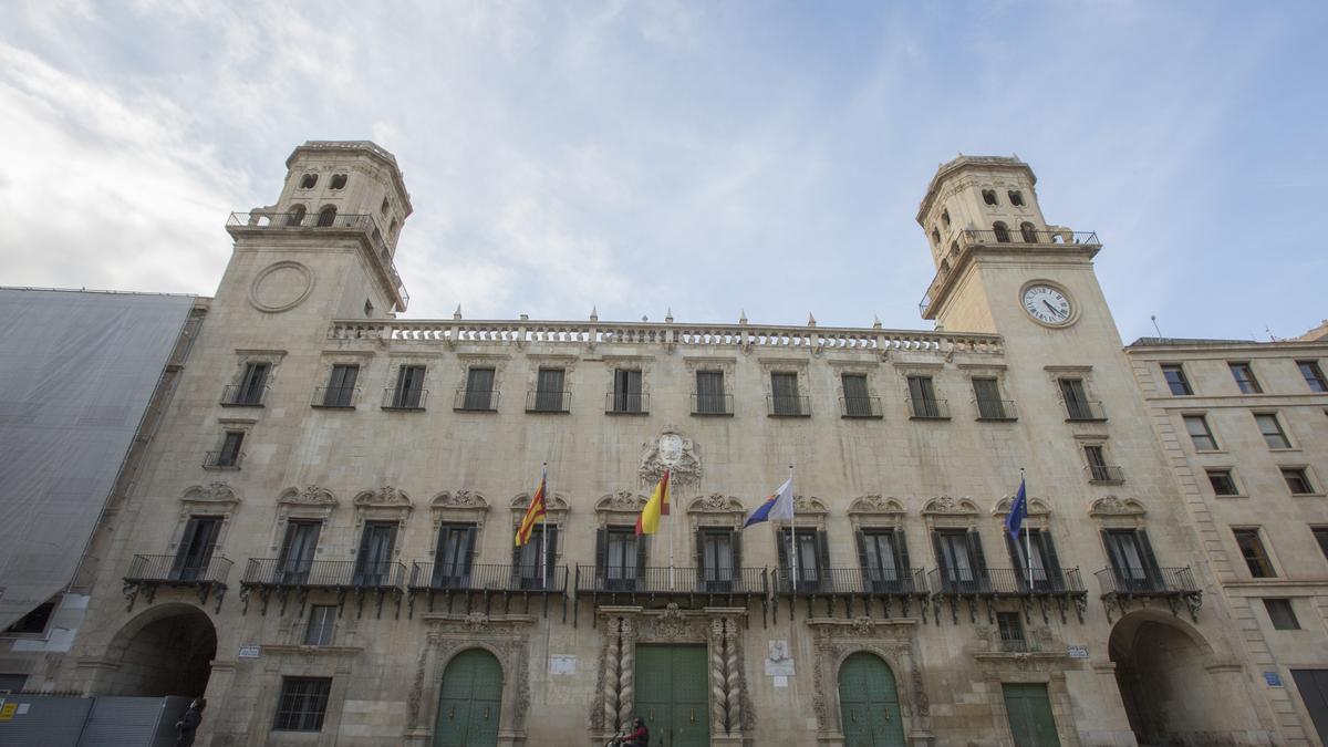 Fachada del Ayuntamiento de Alicante