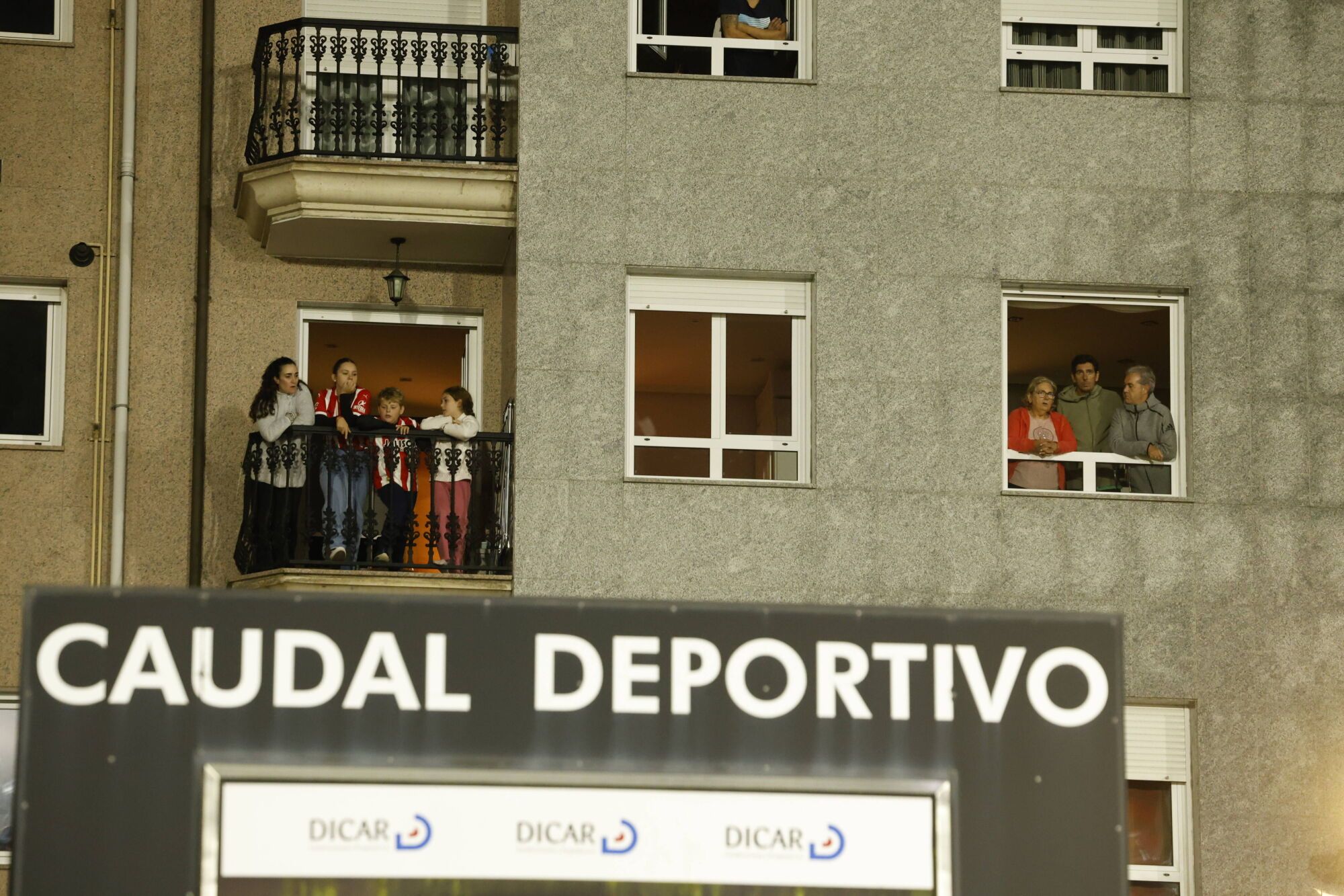 EN IMÁGENES: Gran ambiente en Mieres para el Caudal-Sporting de Copa del Rey