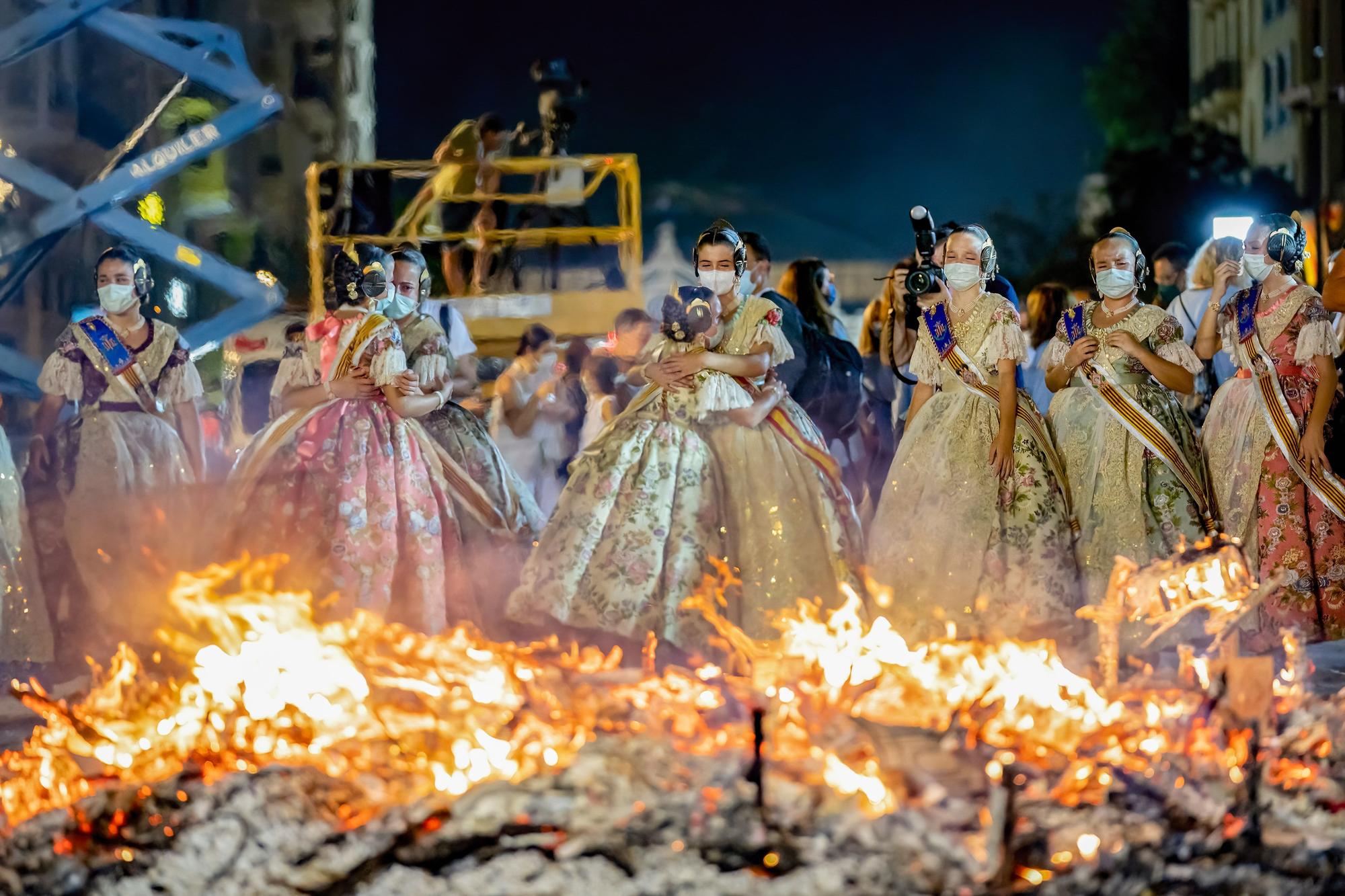 València crema per fi les Falles de la pandèmia