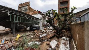 Afectaciones del temporal dentro de una finca en Canovelles