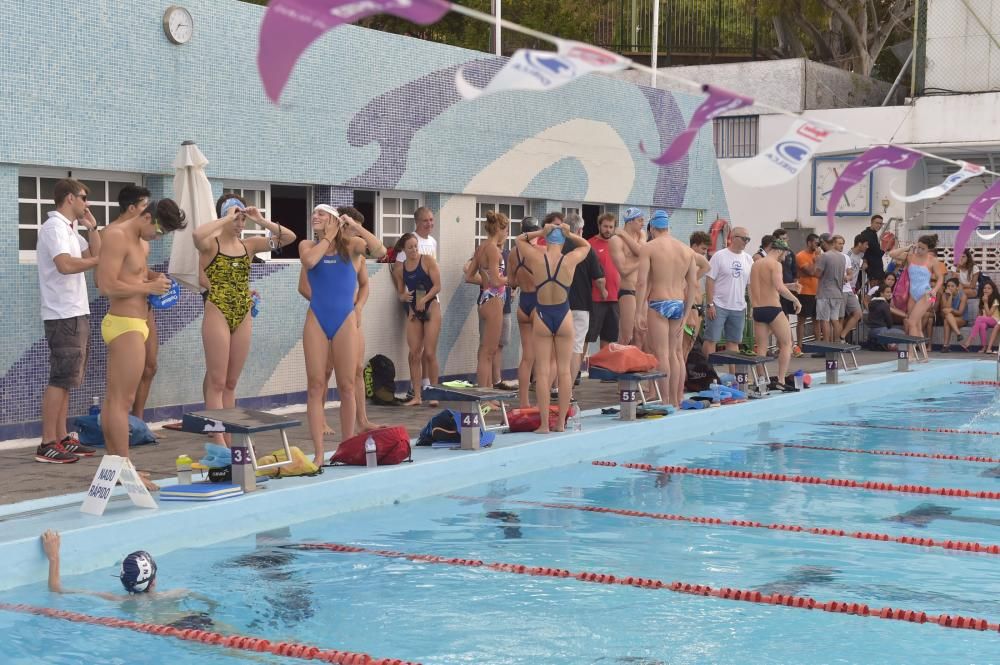 Mireia Belmonte y la selección española en el Julio Navarro