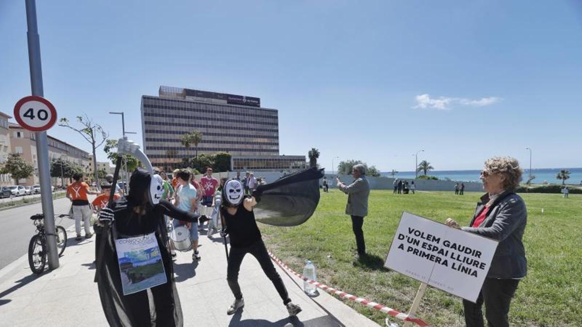 Protesta de los vecinos de Ses Veles para reclamar una gran zona verde junto a GESA.