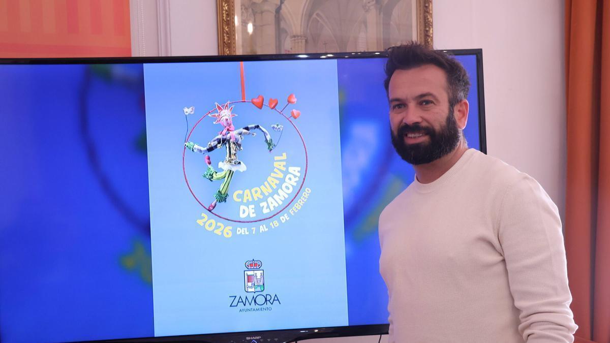 El concejal de Promoción Económica, David Gago, presenta el programa de actividades para el Carnaval 2026