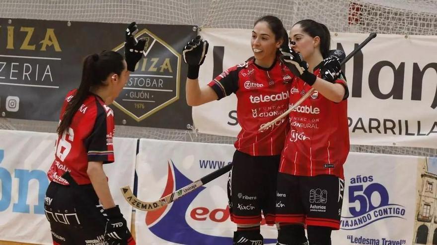 Marta Piquero, Ana Cantarina y Laia Juan continuarán un año más en el Telecable Hockey