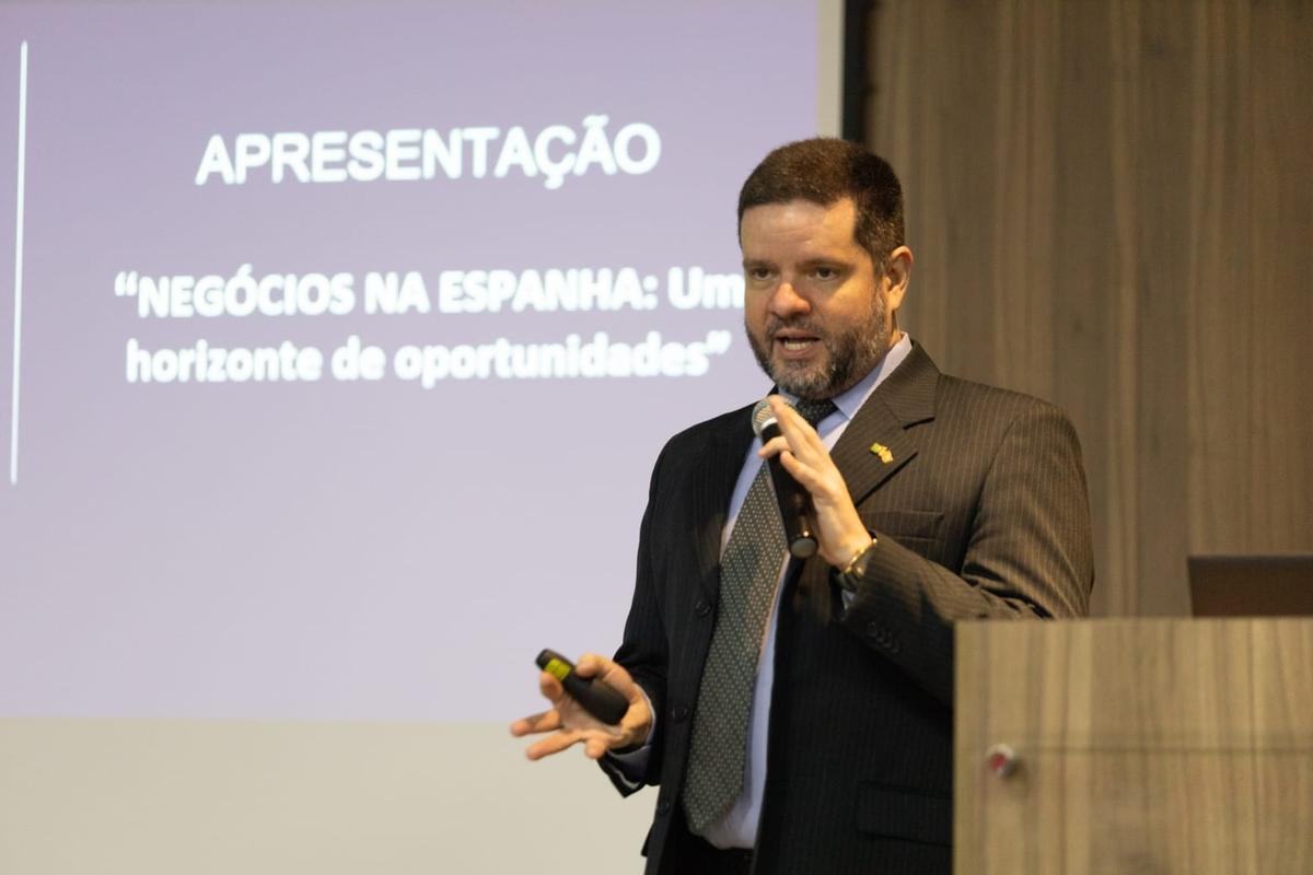 Felipe Pousada.