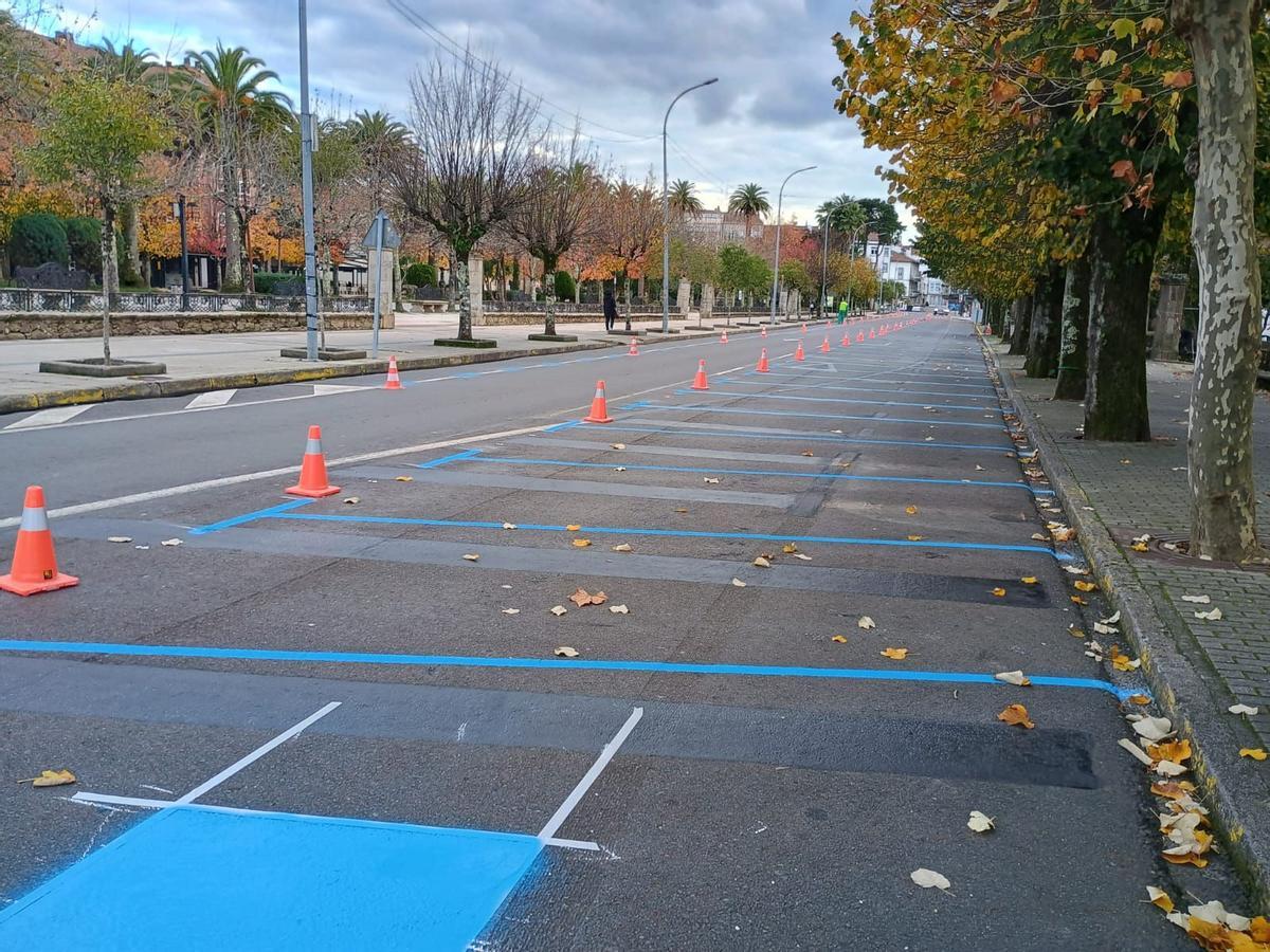 Imagen de archivo de la creación de nuevas plazas de aparcamiento en la rúa Rosalía de Castro.