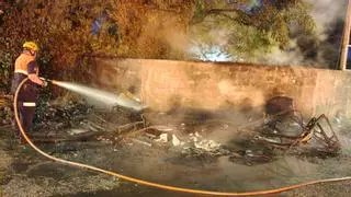 Incendian un contenedor y colchones de madrugada tras la hoguera de Samertolaméu
