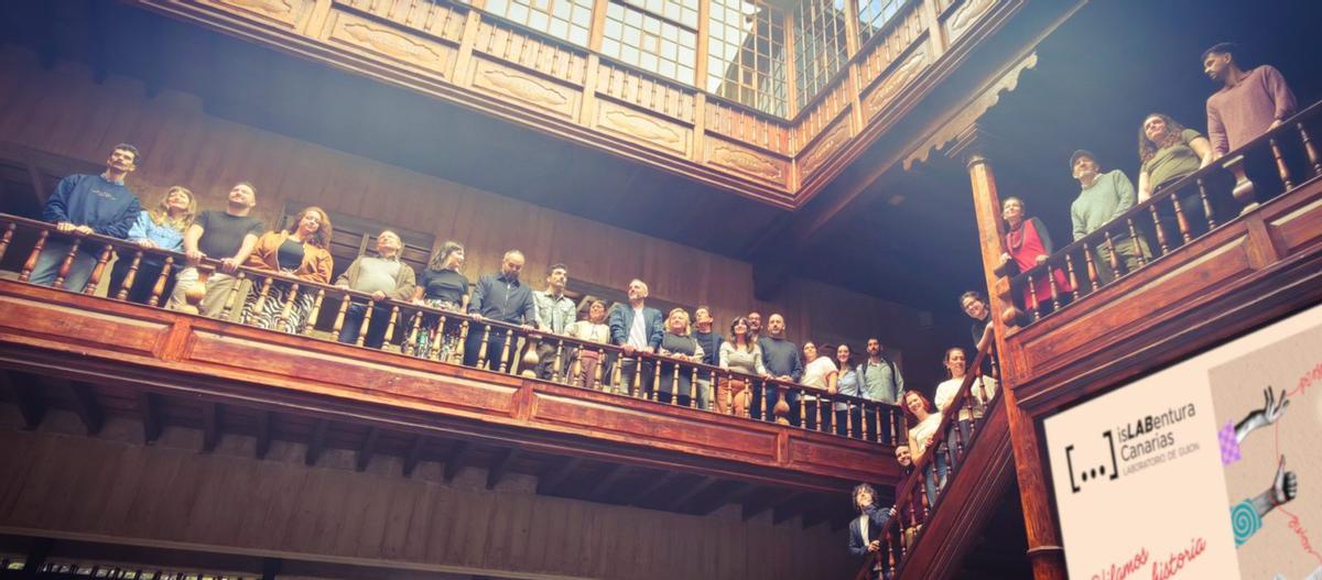 Los seleccionados y los expertos, ayer, en Presidencia del Gobierno.