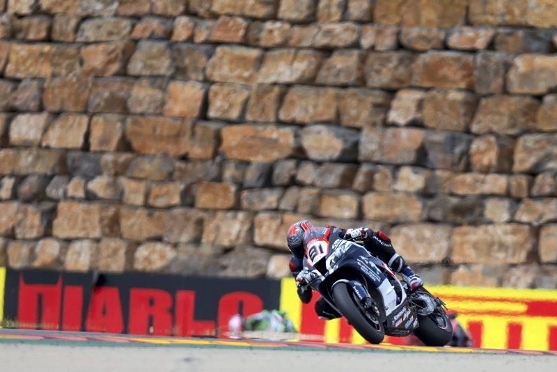 Álvaro Bautista logra el triunfo en Motorland