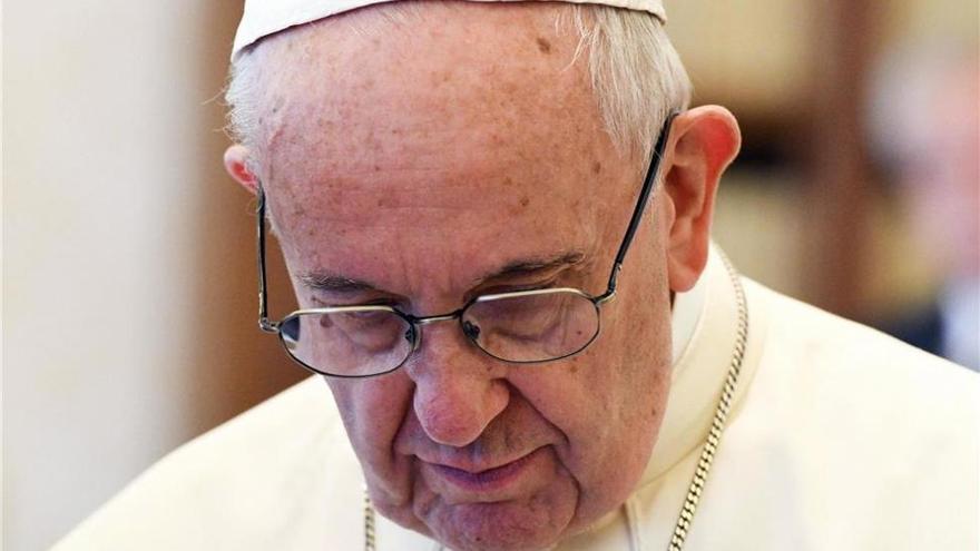 El papa, &quot;vivamente apenado&quot; por el accidente aéreo de Cuba
