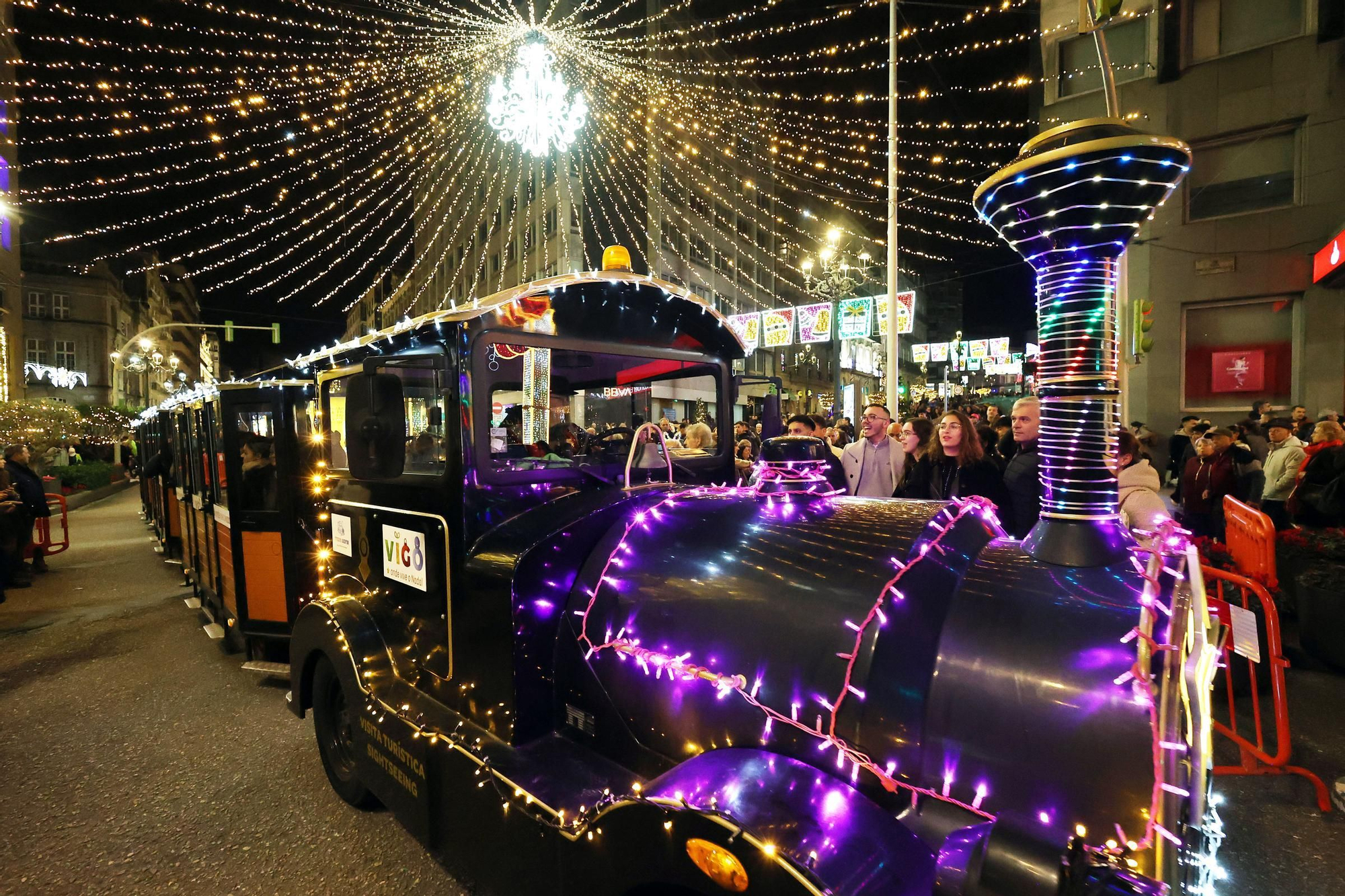 Las luces de Navidad atraen a miles de visitantes a Vigo
