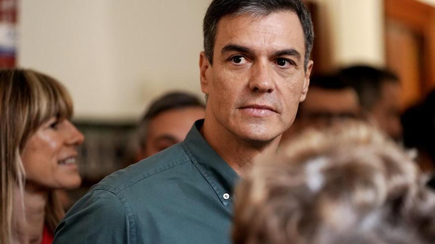 Pedro Sánchez a la madre de Sara Gómez: &quot;No estás sola en la lucha para que la &#039;Ley Sara&#039; se apruebe&quot;