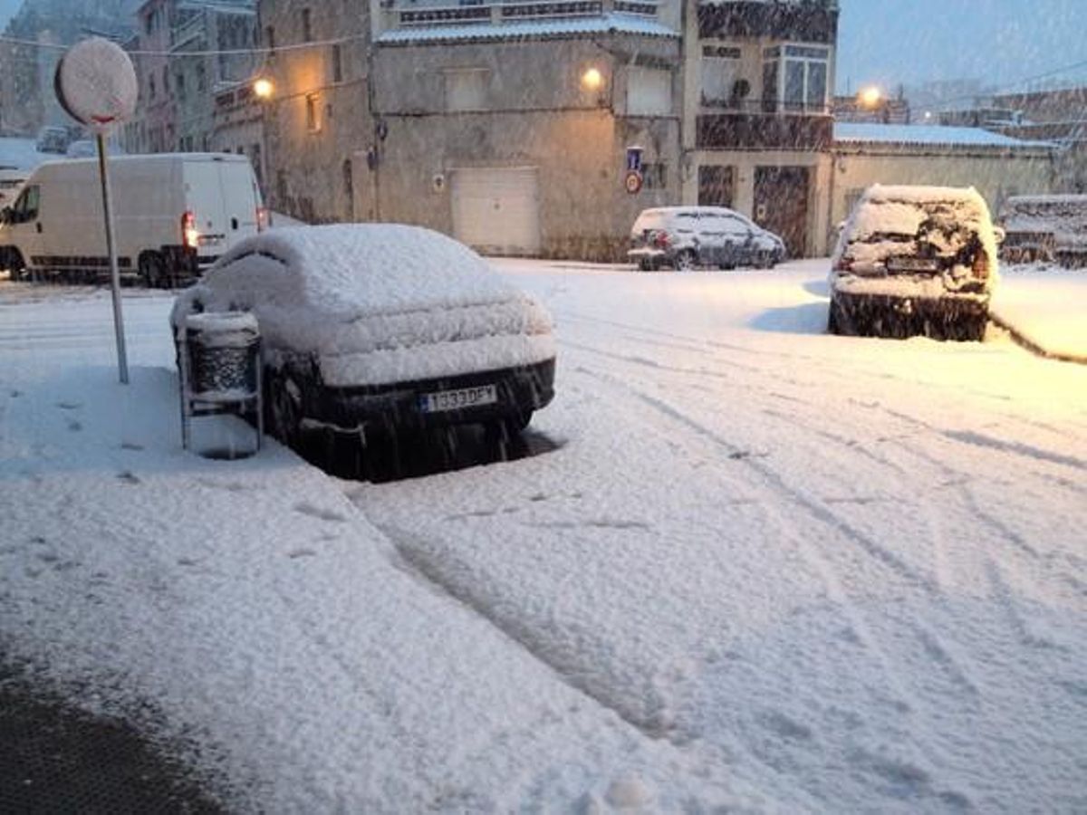 La neu ha acumulat un gruixut important a Sant Sadurní d’Anoia.