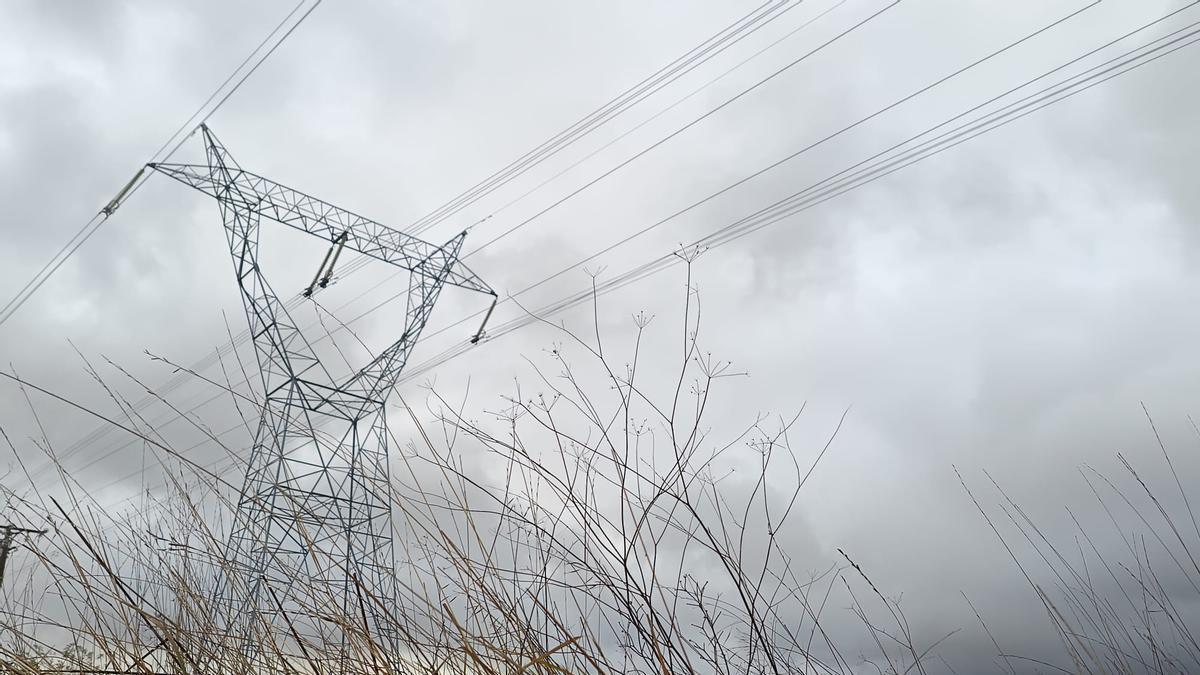 Torre de la red de transporte de electricidad.