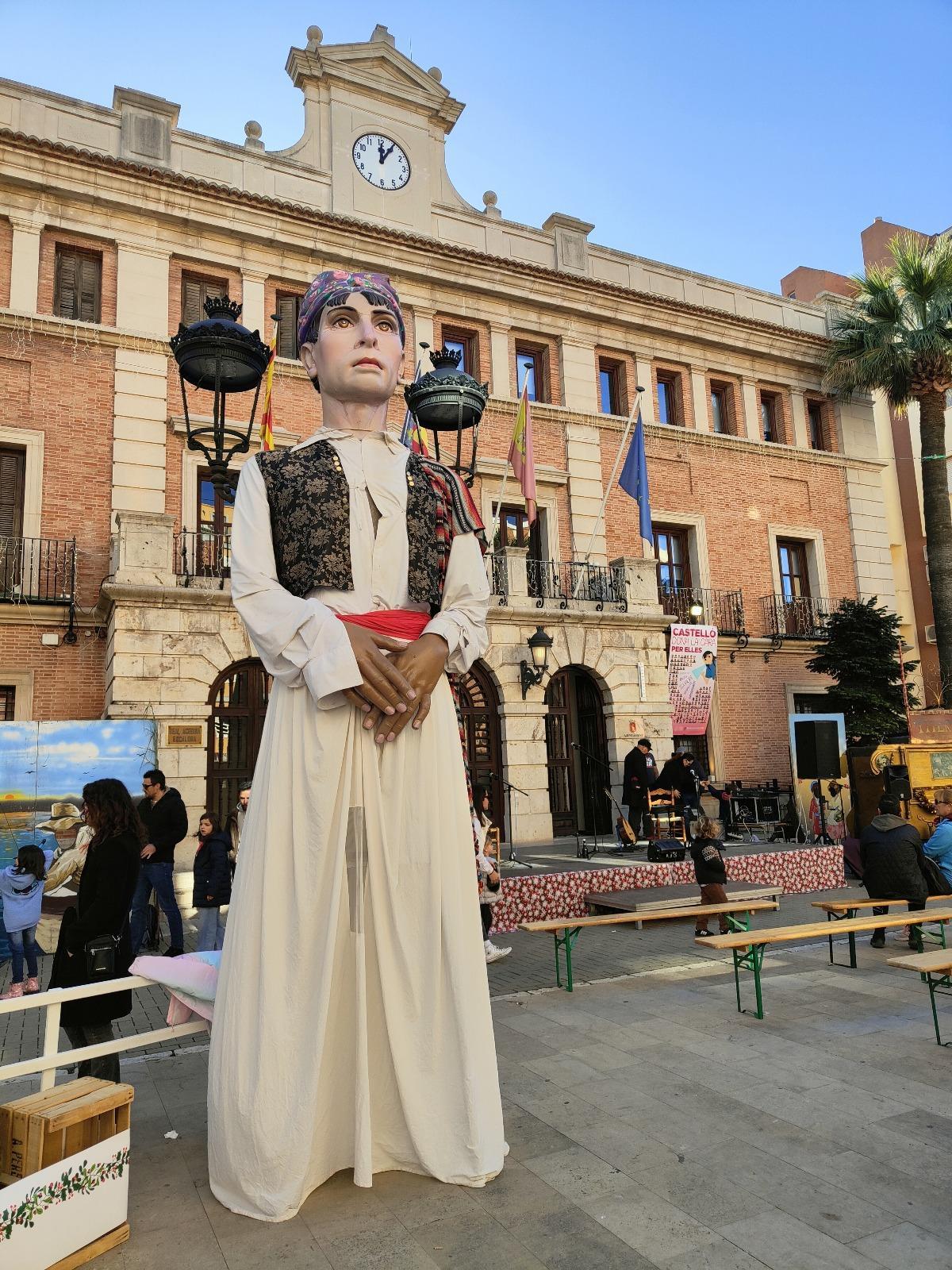 Un gigante en la Plaça de l'Ajuntament.