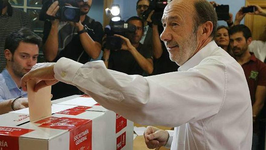 Rubalcaba elige a su sustituto