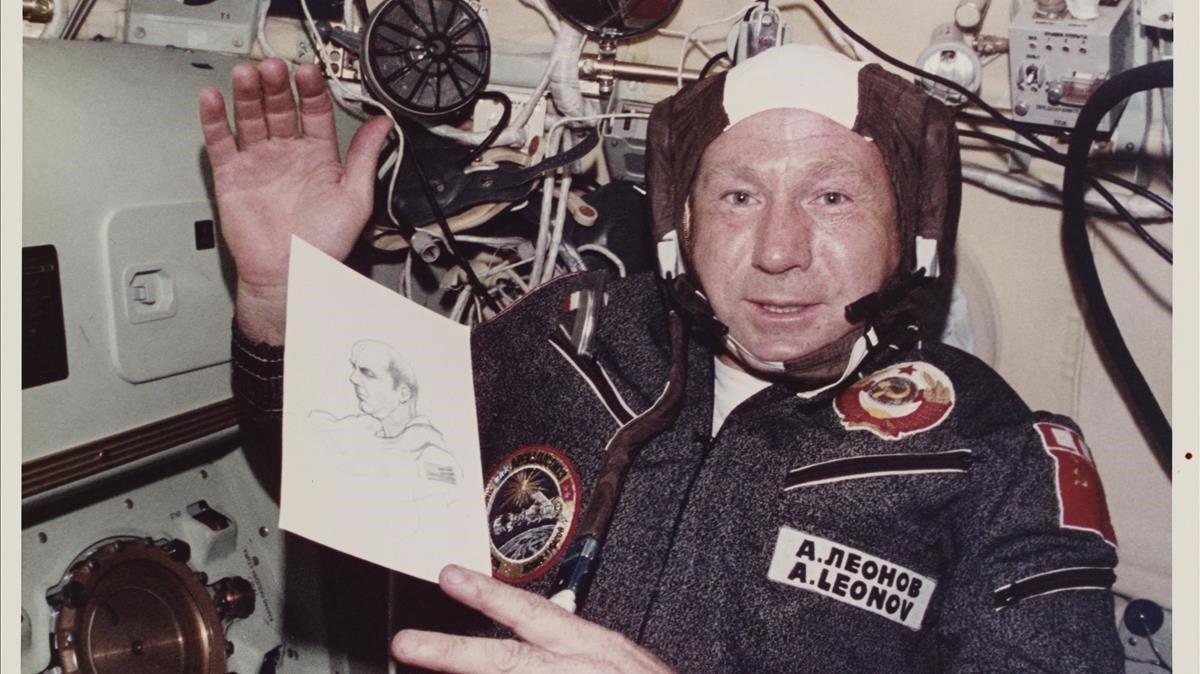 zentauroepp50352817 file photo alexei leonov first person to walk in space di191012191356 zentauroepp50352817 file photo alexei leonov first person to walk in space di191012191356