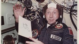 zentauroepp50352817 file photo  alexei leonov   first person to walk in space di191012191356