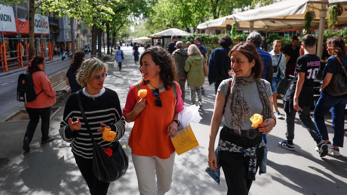 Barcelona ya huele a Sant Jordi