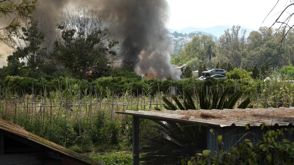 Las imágenes del incendio en el desguace de El Verger