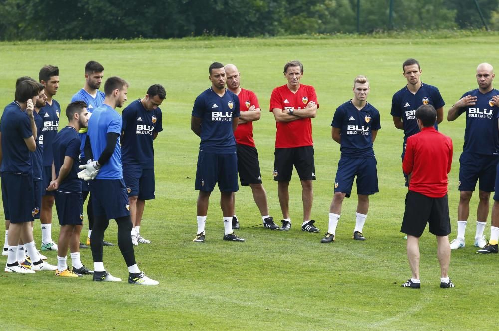 Alemany y Murthy, atentos al entrenamiento