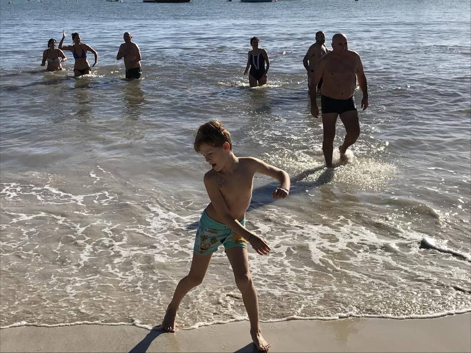 Neujahrs-Anbaden in Colònia de Sant Jordi