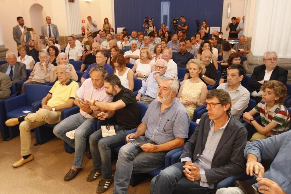 Carles Puigdemont presenta el llibre de Santi Vila a Girona