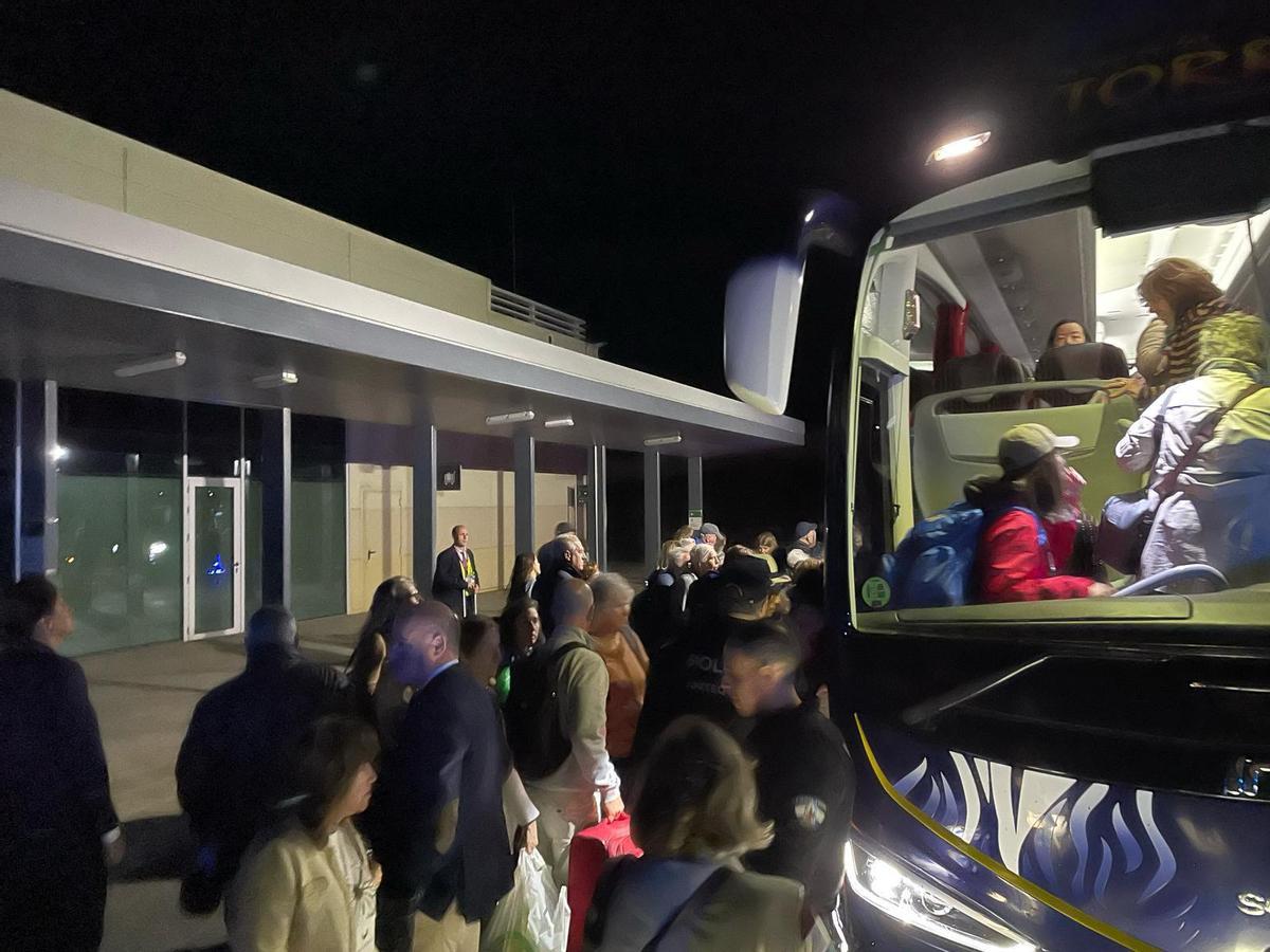 Pasajeros en la estación de Antequera-Santa Ana
