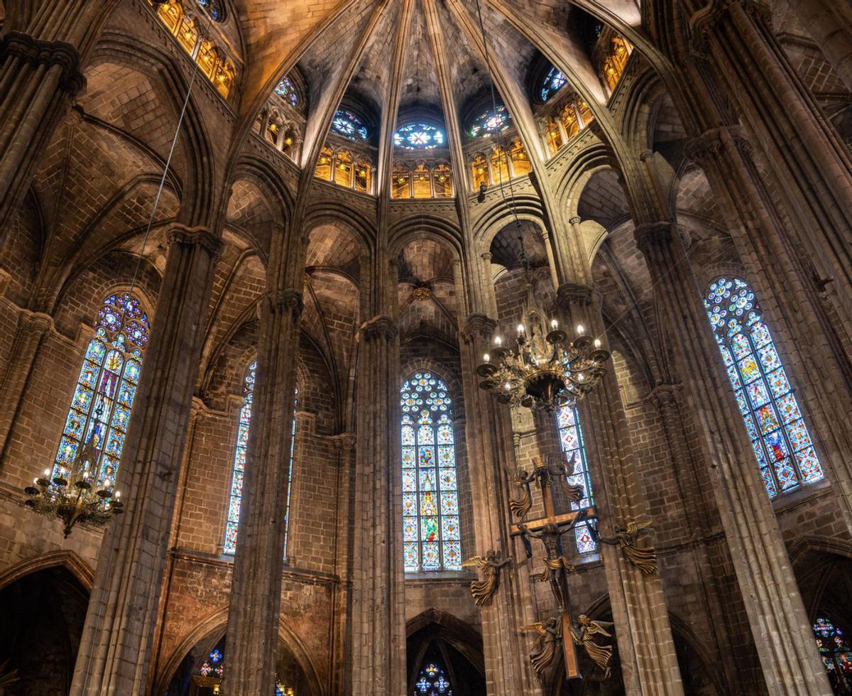 Els vitralls de la catedral tornen a brillar després de cinc anys de reparació