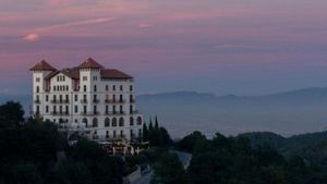 L’hotel que mira a la immensitat de Barcelona