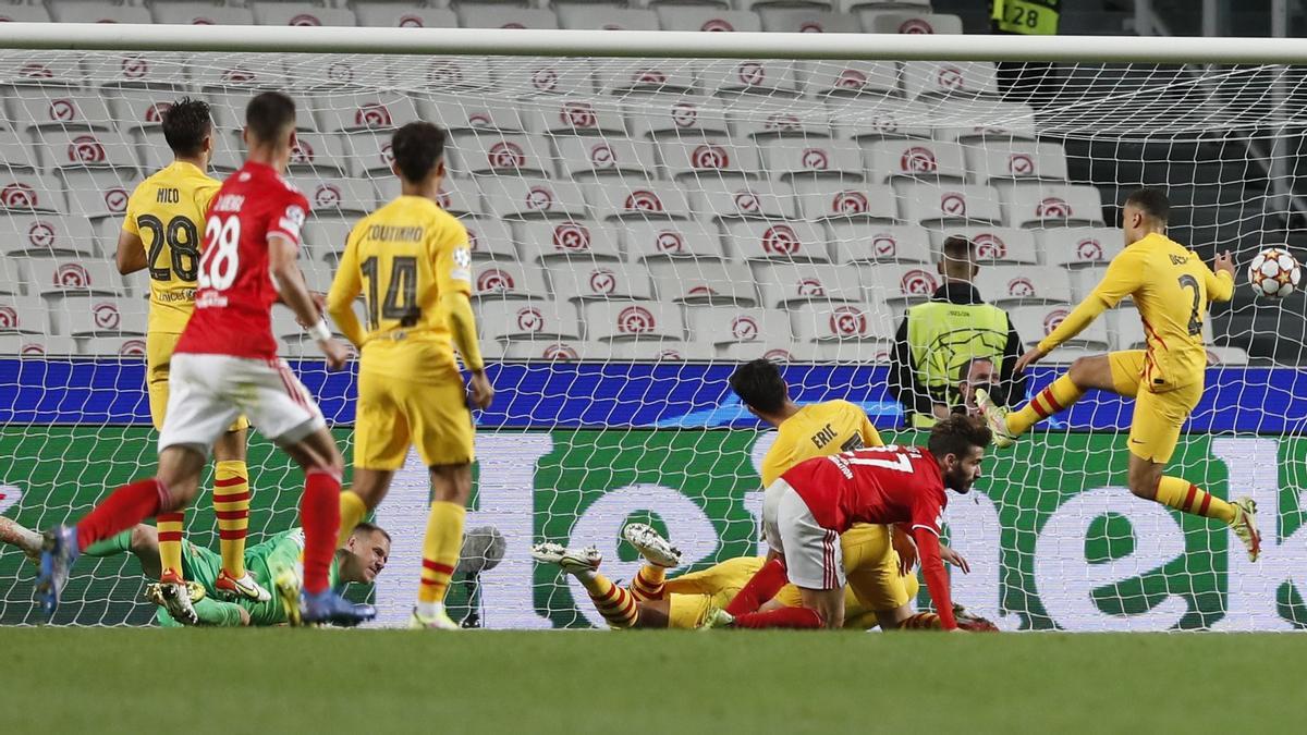 Champions League - Group E - Benfica v FC Barcelona