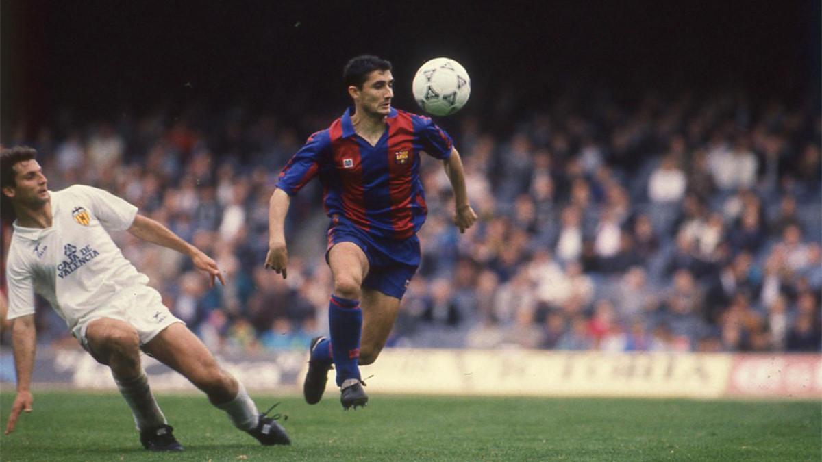 Ernesto Valverde, en un partido contra el Valencia en el Camp Nou (2-1) correspondiente a la temporada 1989-90