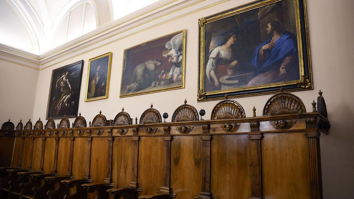 El cuadro de Luca Giordano 'Cristo y la samaritana' cuelga de nuevo de los muros del Real Monasterio de Santa Isabel, en Madrid.